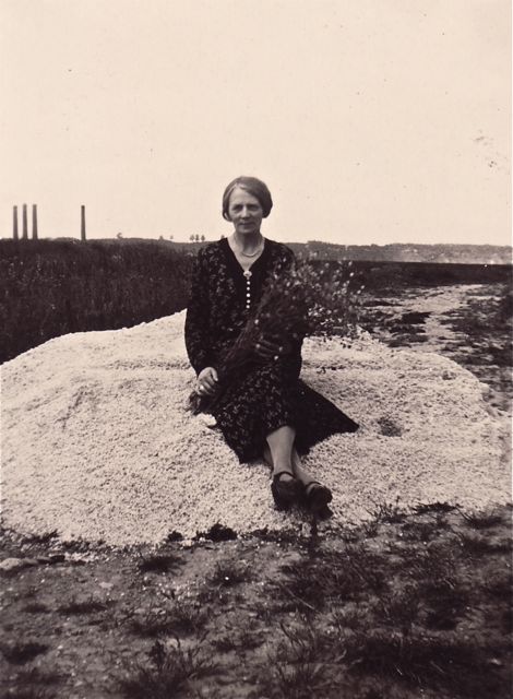 Mevrouw Despret die voor ons heeft uitgerekend hoeveel mestkorrels nodig zijn om één boeket levenslang te bewaren. Bedankt, mevrouw Despret!