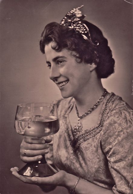 Gelukkig had de jeneverprinses haar speech al voorgelezen vooraleer ze de prijsbokaal leegdronk.