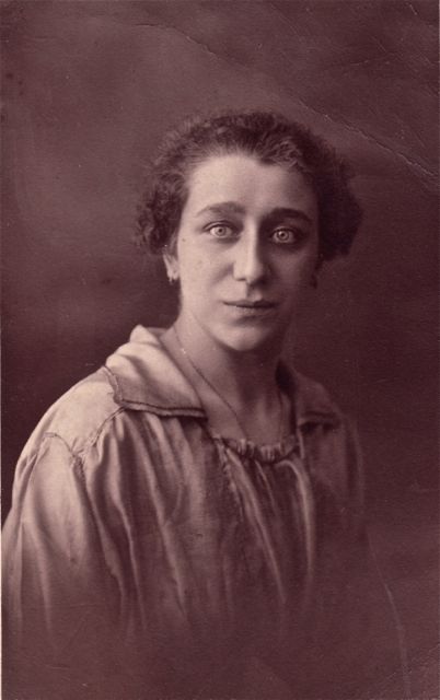 Deze vrouw te lang in de ogen kijken kan uw gezondheid schaden.