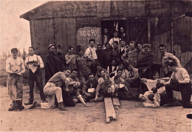 Om de voorraad goed bij te houden en op tijd de bestelling te kunnen doen werd het aantal beschikbare bakken bier meticuleus bijgehouden.