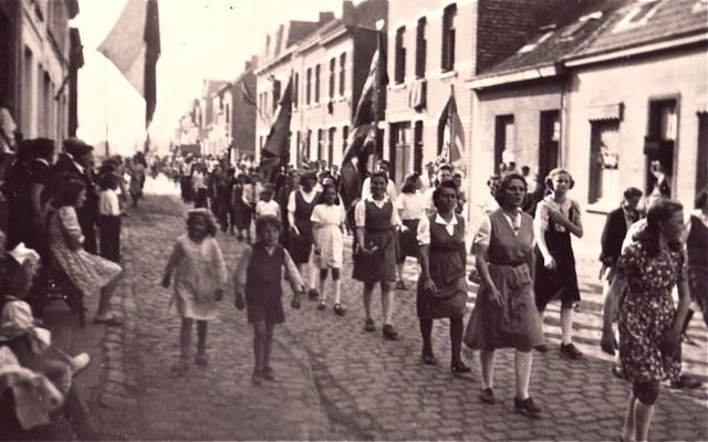 De  vrouwelijke betoging tegen de uitdrukking 'man man man' kende een groot succes. 