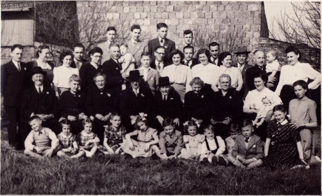 Qua anders-huwelijken waren onze buren op hun tijd vooruit hoor !