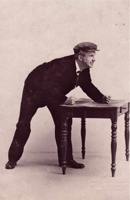 Servaas ging eens laten zien hoe een echte tafelspringer dat deed.