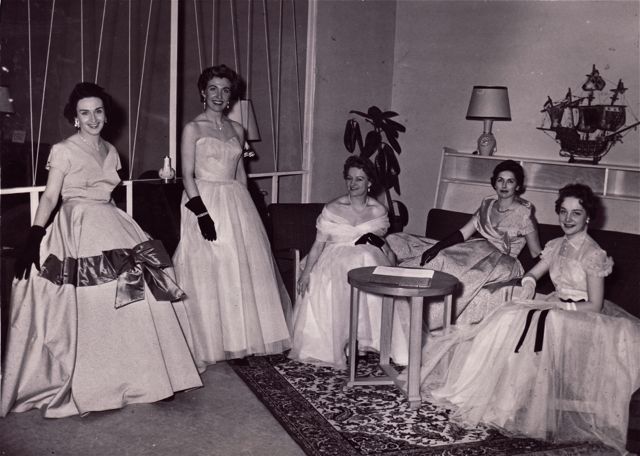 Drie op vijf vrouwen vond dat er achter hun rug niet aan de touwtjes werd getrokken.