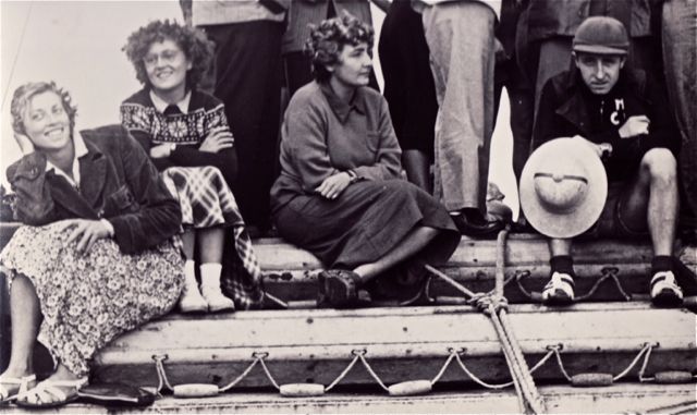 Het zat Erwin niet mee. Niemand van de vrouwen op de vrijgezellenboottocht had belangstelling voor zijn unieke Livingstone-act.