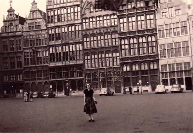 In onze serie 'schoone feuilletons' vanaf nu: Lilly en de zoektocht naar de zwarte handschoen. Spanning beloofd voor onze kijkers!