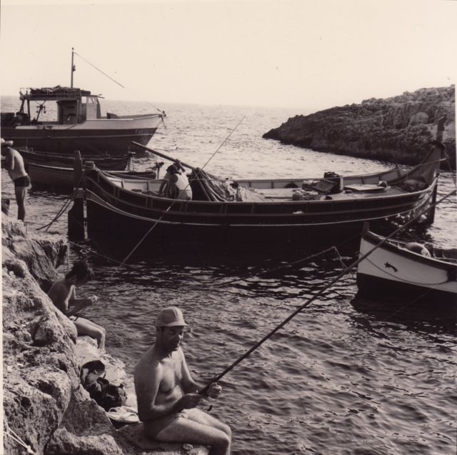 Geoffrey had op vijf uur al drie boten opgevist. Sterk !