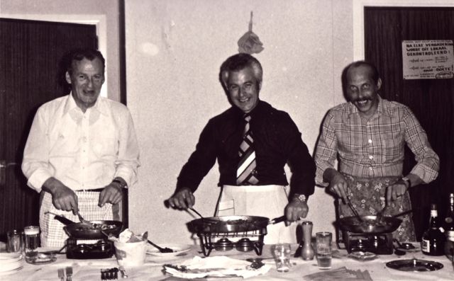 En het punt was... alles wat in de pan werd gegooid was per definitie oneetbaar. De koks waren zééér nieuwsgierig naar de reacties van de klanten!