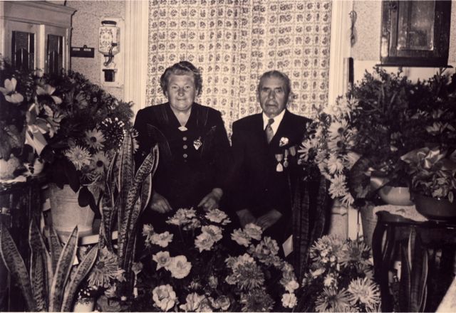 Na twee dagen zijn ze dan maar rechtgestaan en hebben ze zich een weg gebaand richting iets eten.