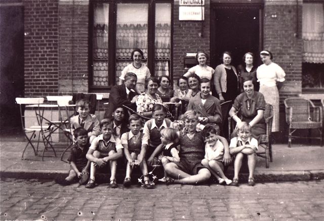 Zo blij dat ze de Nationale loterij gewonnen hadden! Nu konden ze tenminste een badkamer laten installeren.