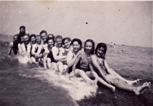 De eerste pogingen om te surfen op zee waren nog niet je dat, maar alla...