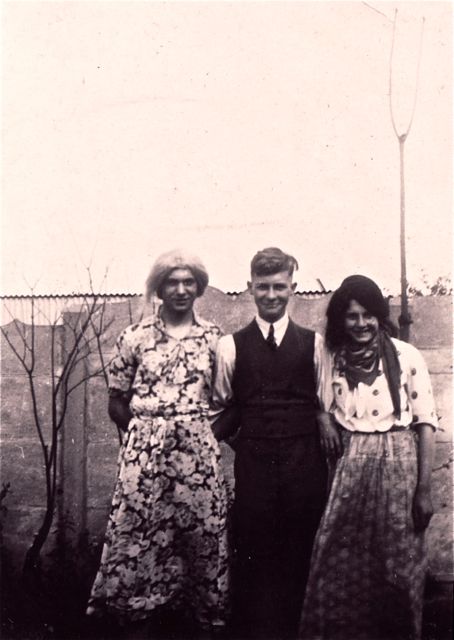 Ernst moest een keuze maken. Aangezien hij van thuis uit rechts was opgevoed... koos hij voor links.