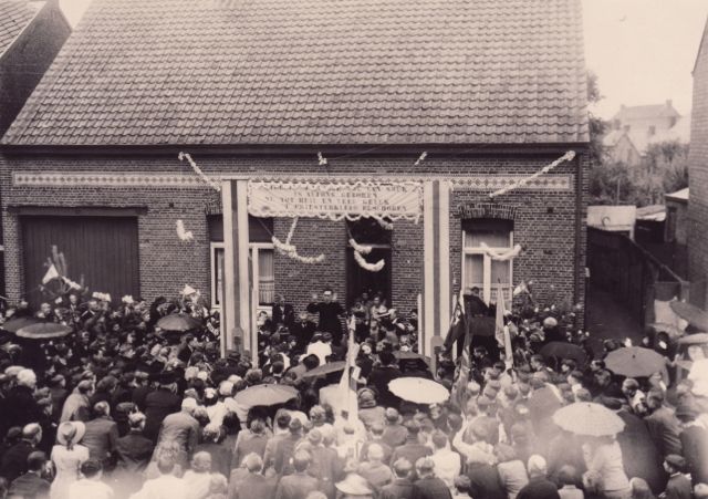 De ingang tot het geboortehuis van heilig Alfonske en de toegang tot de museumshop liepen gelijk. Dat zorgde voor problemen. 