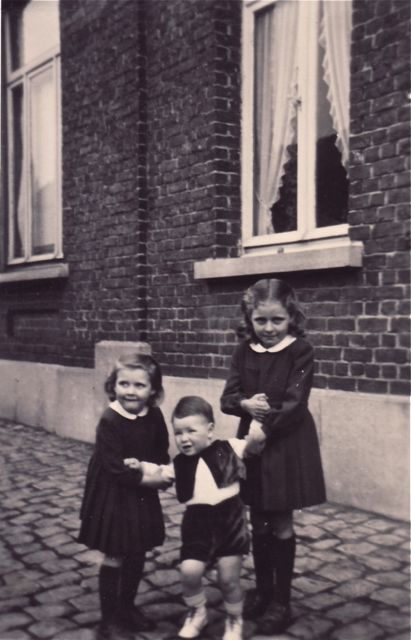Charles kon zo goed 'kindje' spelen bij 'papa en mama'. Hij was dan ook ieders favoriet.  