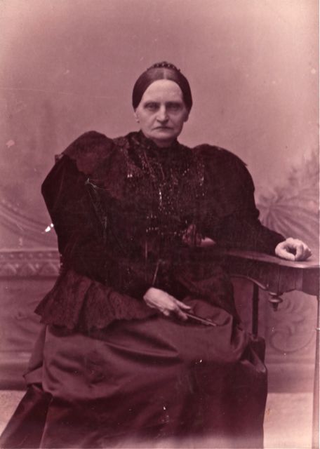 Onze oma had al die jaren stiekem aan bodybuilding gedaan.