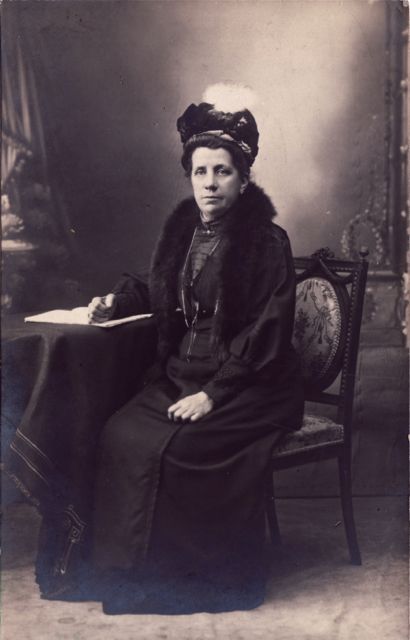 Vrouwen met een hoedlamp waren een beetje gevaarlijk, maar niet zoals u dat nu kent.