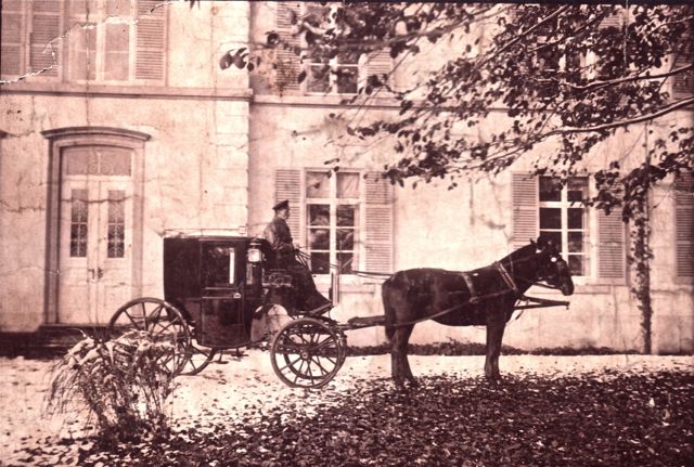 En altijd kwam de baron bezweet buiten bij de gravin. Zou zij dan zo hard stoken binnen?