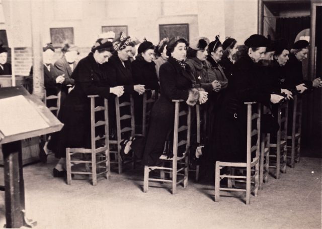 Het was hoe dan ook een opluchting voor Prudence maar ze hoopte dat de geur van de wierook dominant genoeg was.