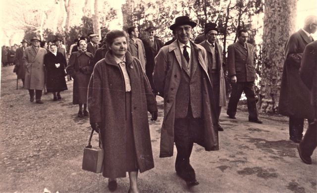 Omer was zo trots dat zijn vrouw was gekozen om de eerstesteenlegging te doen. 