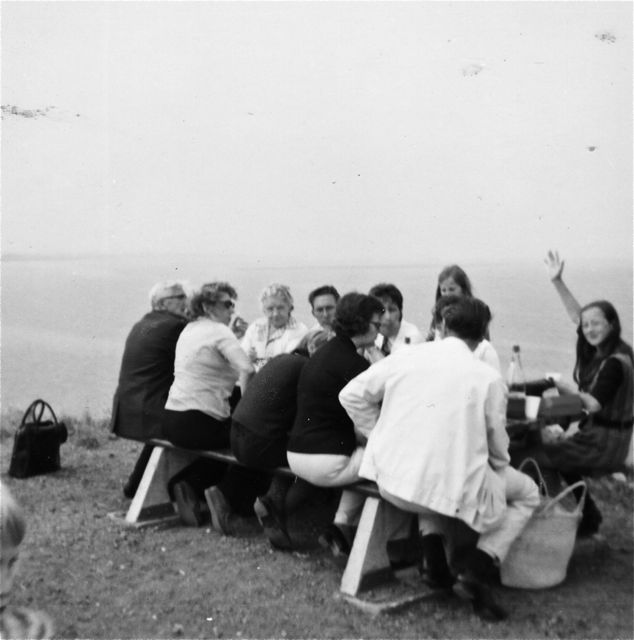 En toen oom Werner opmerkte dat hij niemand kende die een abortus had ondergaan stak Elly haar hand op. Einde van een gezellig familiefeest.