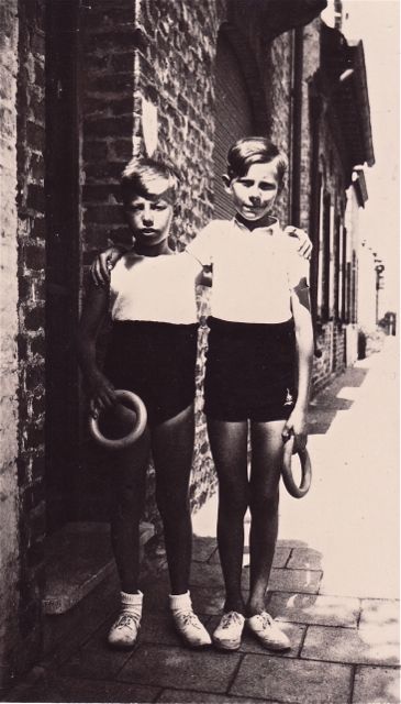 Ik had met mijn buurjongen een echte band. Twee zelfs.