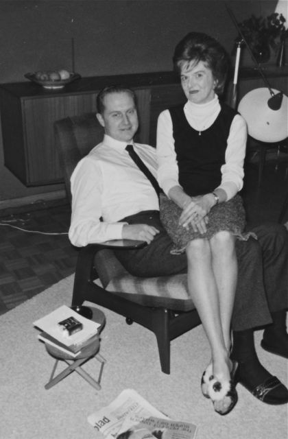 We hadden maar één zetel toen we trouwden maar we hebben daar echt véél plezier in gehad. En dat moet volstaan als uitleg. Sorry.